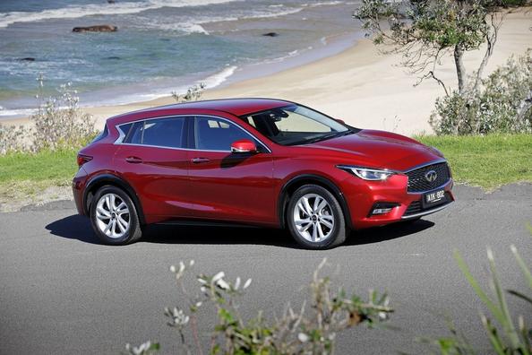 Преміальний хетчбек Infiniti Q30