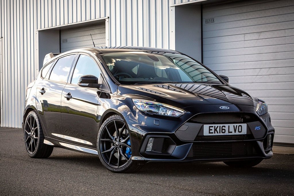 Огляд зарядженої версії хетчбека Ford Focus RS