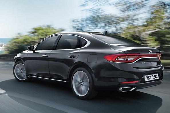 Шосте покоління седана Hyundai Grandeur Фото 4