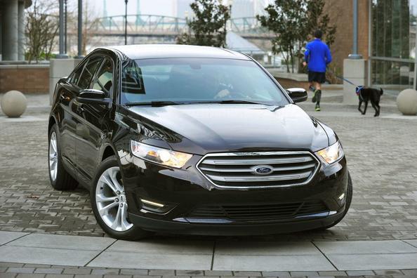 Огляд люксового седана Ford Taurus
