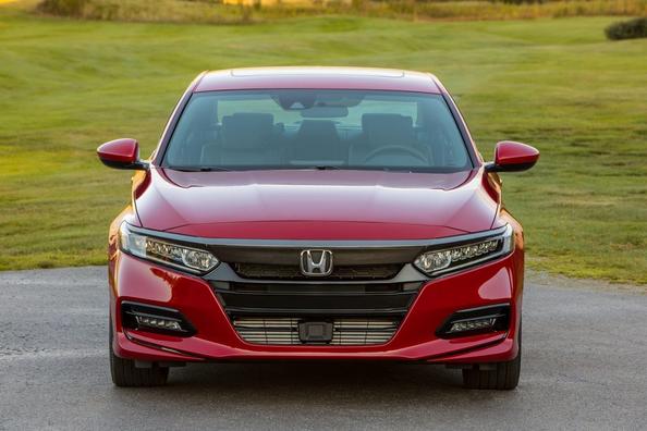 Огляд десятого покоління седана Honda Accord Фото 11