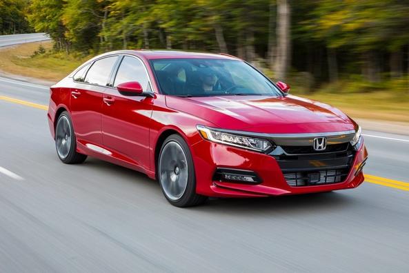 Огляд десятого покоління седана Honda Accord Фото 2