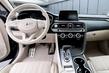 Перше покоління седана Genesis G70 фото 9