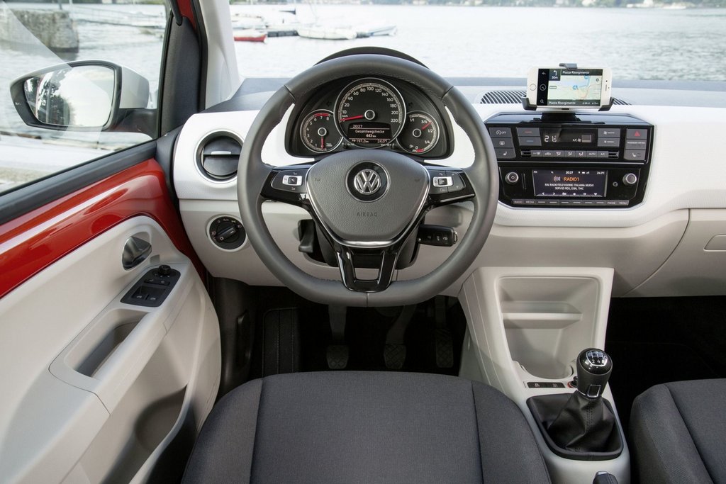 Огляд оновленого міського хетчбека Volkswagen up!
