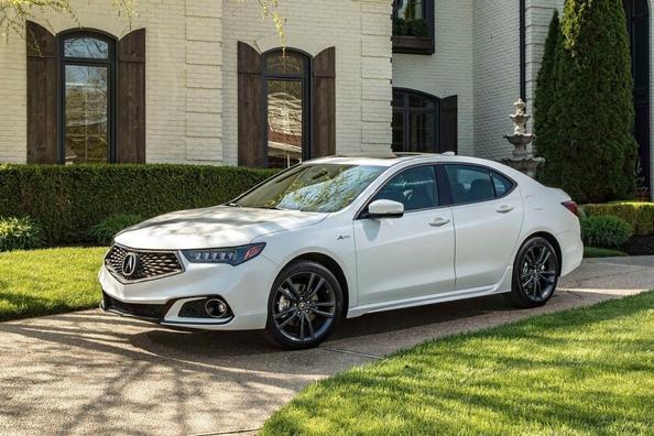 Рестайлінгова версія седана Acura TLX Фото 3