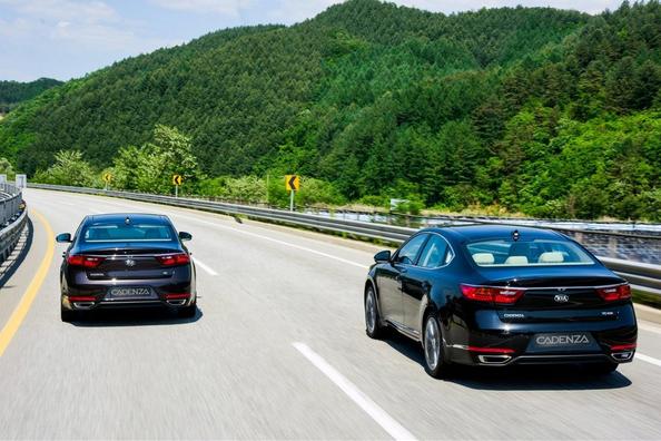 Друге покоління седана KIA Cadenza Фото 12