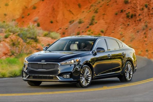 Друге покоління седана KIA Cadenza