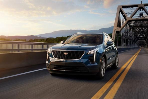 Компактний люксовий кросовер Cadillac XT4