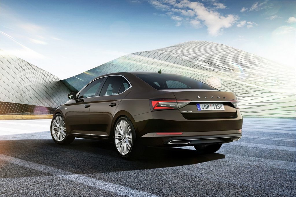 Огляд оновленого лифтбэка Skoda Superb 2019 року