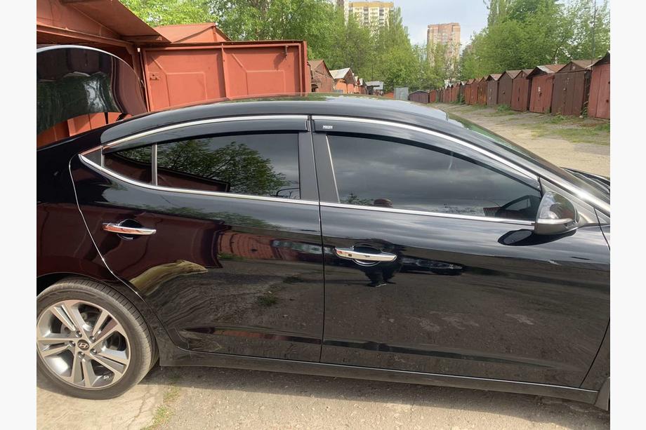 Hyundai Elantra (AD) 2015-2020 рр. Вітровики з хромованим молдингом (4 шт, Niken)