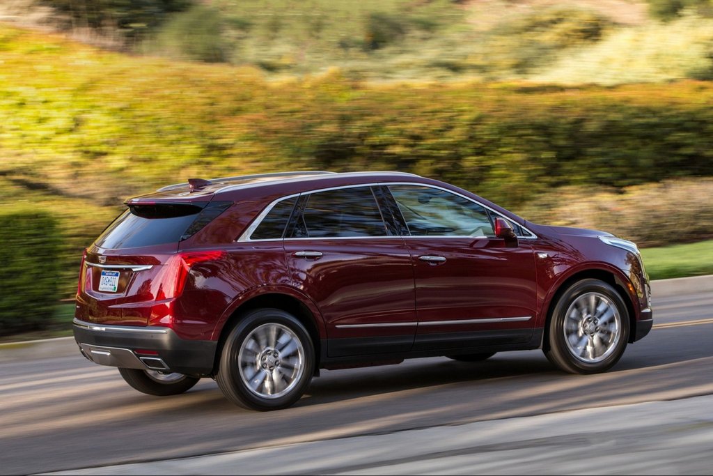 Середньорозмірний люксовий кросовер Cadillac XT5