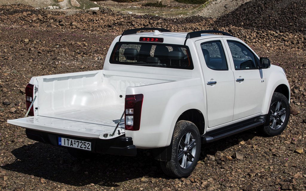 Огляд середньорозмірного пікапа Isuzu D-Max