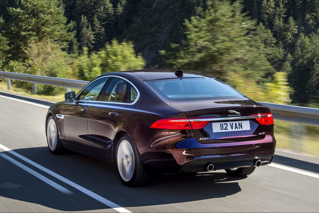 Друге покоління преміального седана Jaguar XF