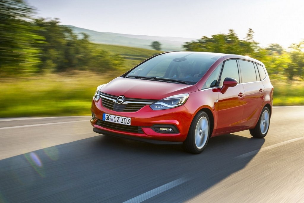 Огляд компактного мінівена Opel Zafira