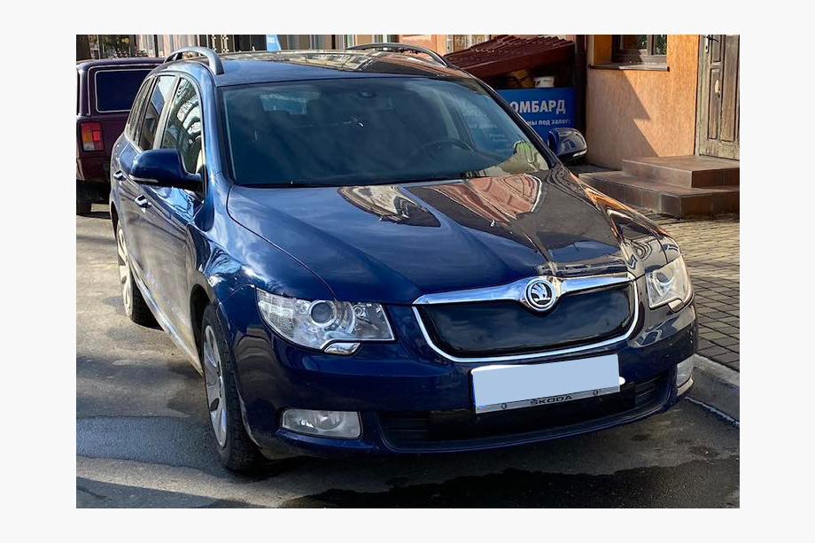 Skoda Superb 2009-2015 рр. Зимова накладка на решітку (Верхня, 2008-2013) Фото 4
