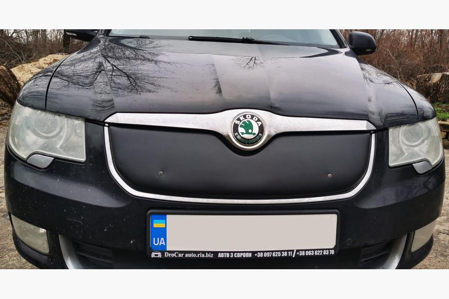 Skoda Superb 2009-2015 рр. Зимова накладка на решітку (Верхня, 2008-2013) Image