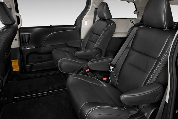 Огляд оновленого повнорозмірного мінівена Toyota Sienna Фото 7