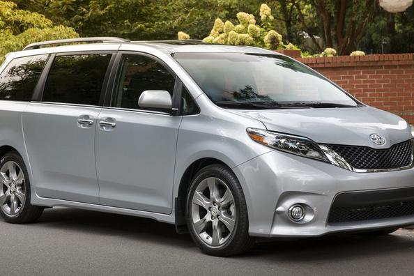Огляд оновленого повнорозмірного мінівена Toyota Sienna Фото 1