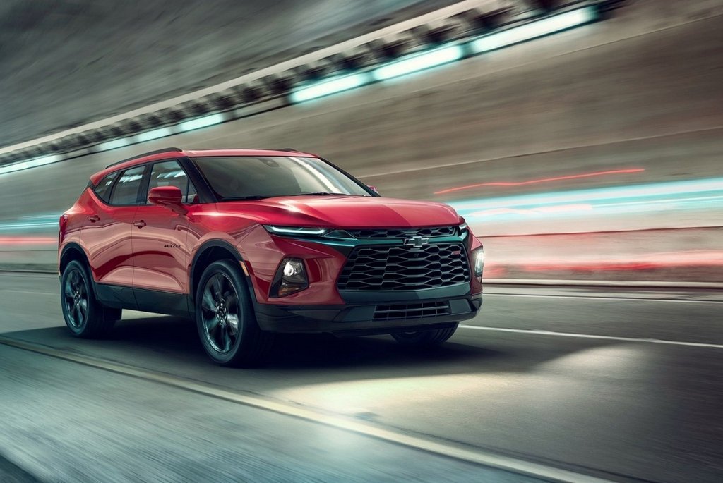 Огляд середньорозмірного кросовера Chevrolet Blazer
