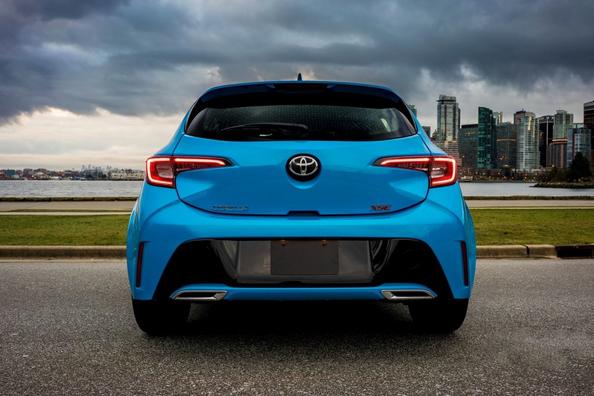 Нове покоління п’ятидверного хетчбека Toyota Corolla Фото 12