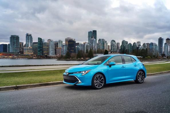 Нове покоління п’ятидверного хетчбека Toyota Corolla Фото 4