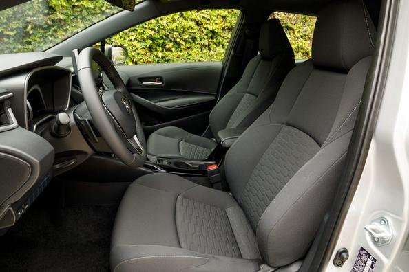 Нове покоління п’ятидверного хетчбека Toyota Corolla Фото 6