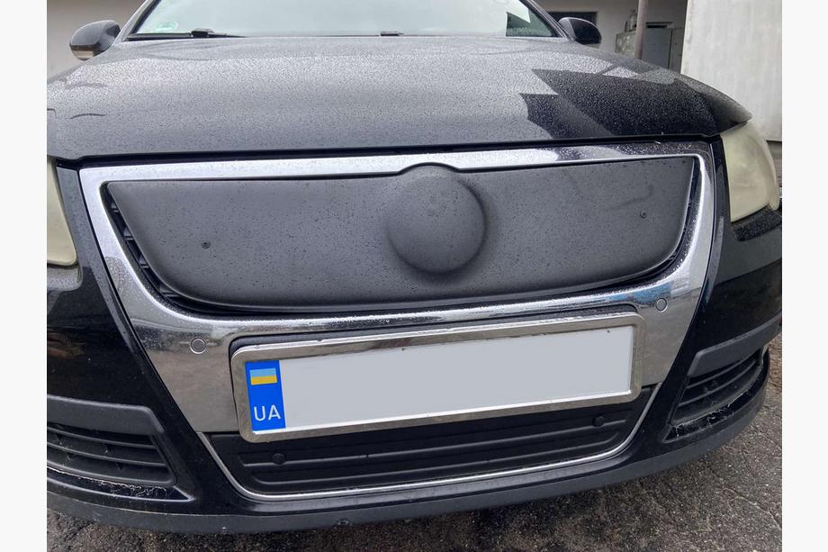 Volkswagen Passat B6 2006-2012 рр. Зимова накладка на решітку (верхня) Image