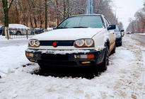 Volkswagen Golf 3 1991-2001 рр. Зимова накладка на решітку фото 1