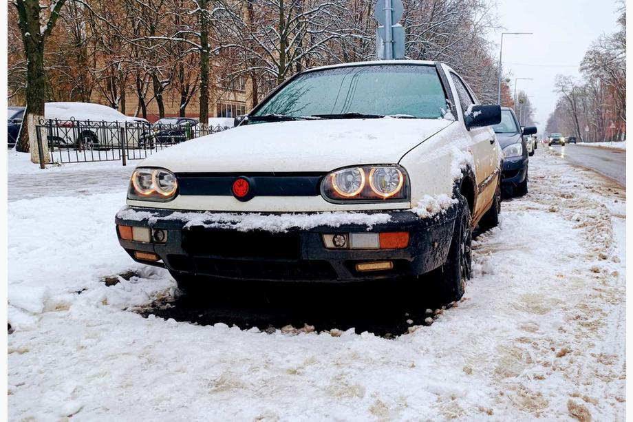 Volkswagen Golf 3 1991-2001 рр. Зимова накладка на решітку Image