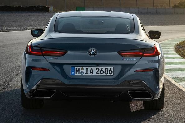 Огляд другого покоління BMW 8-Series Coupe Фото 14