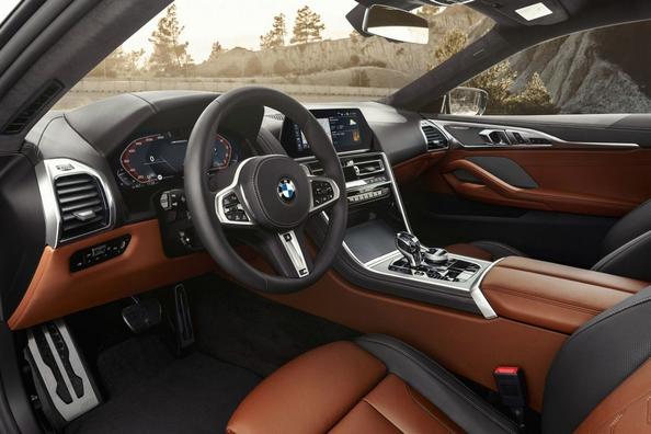 Огляд другого покоління BMW 8-Series Coupe Фото 5