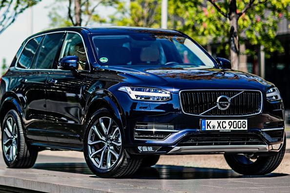 Середньорозмірний кросовер Volvo XC90 другої генерації