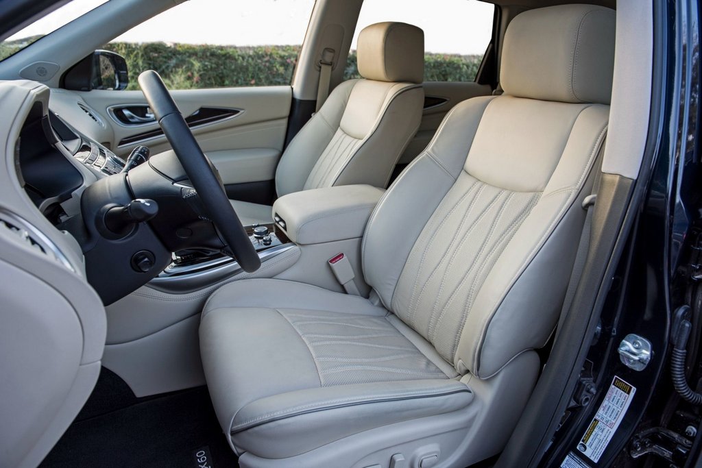 Семимісцевий кросовер Infiniti QX60