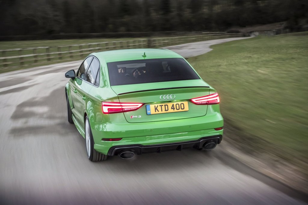 Огляд компактного спорт-седана Audi RS3