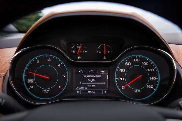 Компактний седан Chevrolet Cruze другого покоління Фото 6