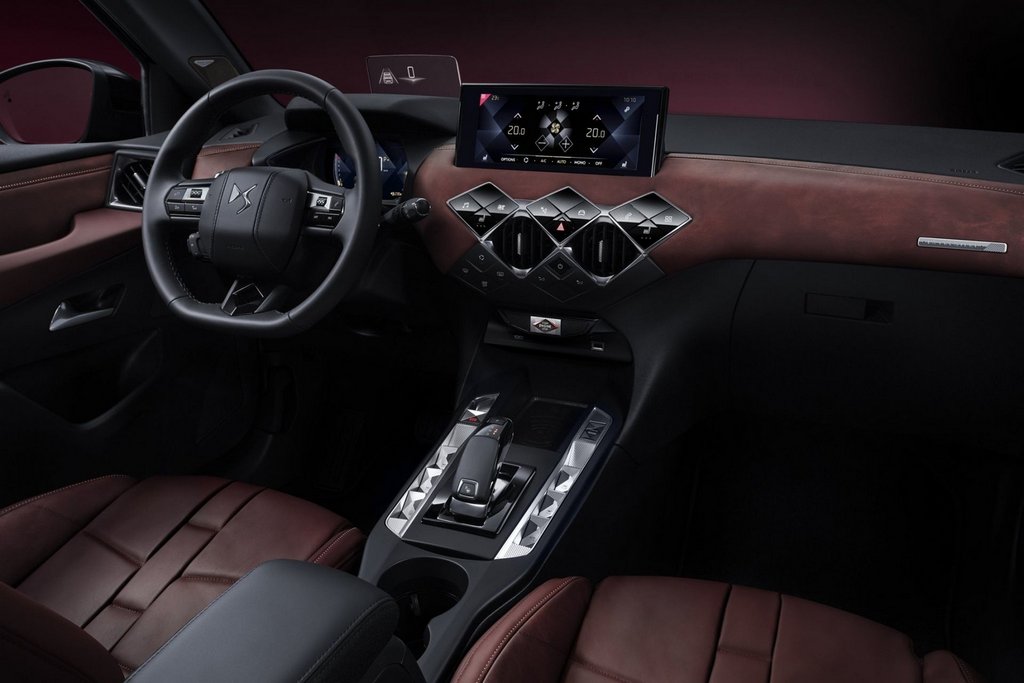 Огляд преміального компактного кросовера DS 3 Crossback