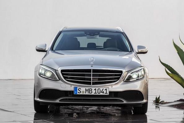 Огляд універсалу Mercedes-Benz C-Class Estate Фото 16