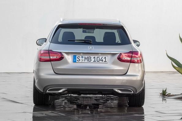 Огляд універсалу Mercedes-Benz C-Class Estate Фото 13