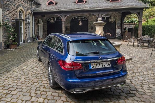 Огляд універсалу Mercedes-Benz C-Class Estate Фото 10