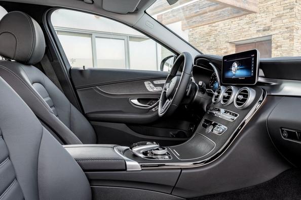 Огляд універсалу Mercedes-Benz C-Class Estate Фото 5