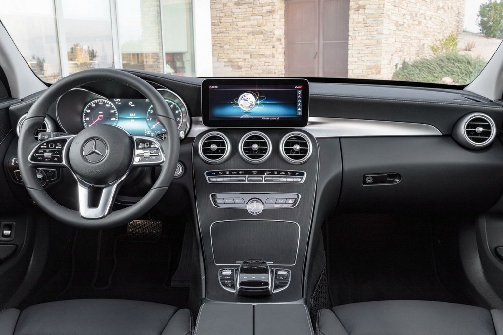 Огляд універсалу Mercedes-Benz C-Class Estate