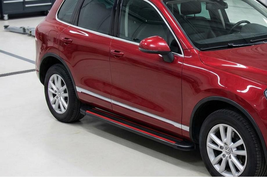 Volkswagen Touareg 2002-2010 рр. Бокові пороги Maya Red-Black (2 шт., Алюміній) Фото 1