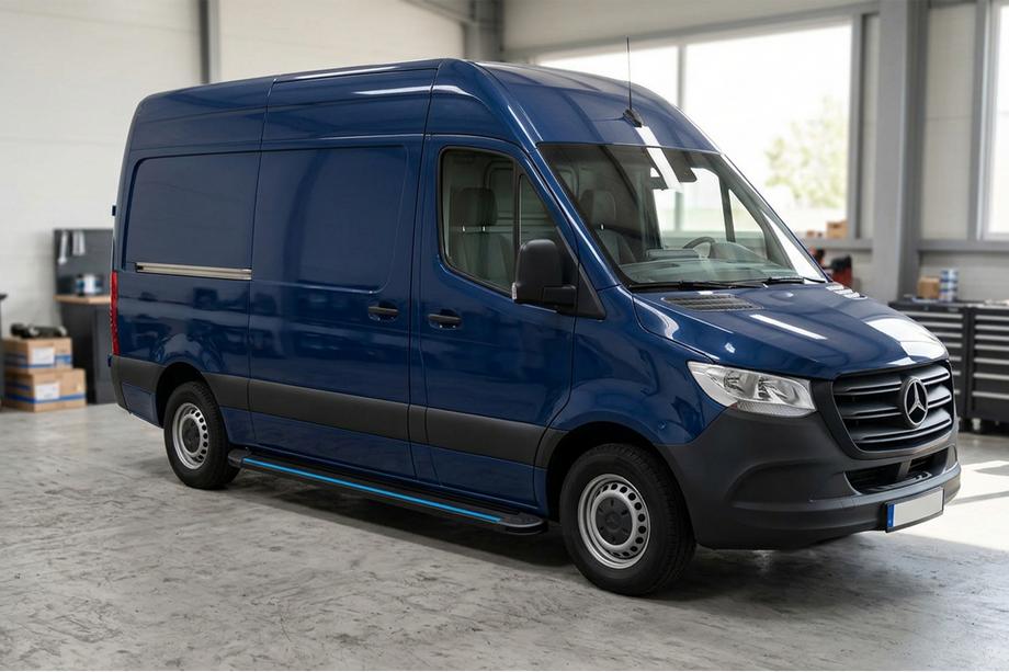 Mercedes Sprinter W907/W910 2018- рр. Бокові пороги Maya Blue (2 шт., алюміній) Фото 1