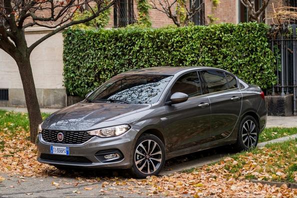 Огляд компактного седана Fiat Tipo