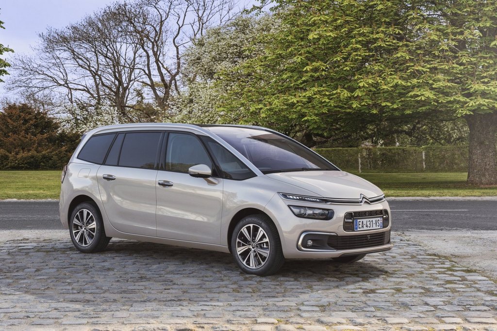 Огляд семимісного мінівена Citroen Grand C4 Picasso