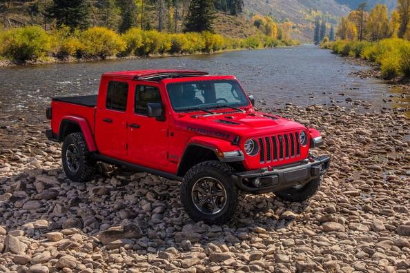 Огляд повнопривідного рамного пікапа Jeep Gladiator