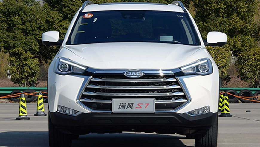 Огляд семимісного кросовера JAC S7
