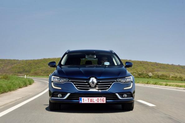 Огляд середньорозмірного універсалу Renault Talisman Estate Фото 11