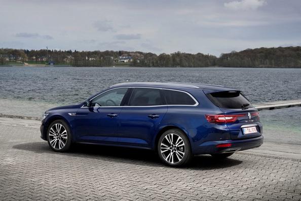 Огляд середньорозмірного універсалу Renault Talisman Estate Фото 4