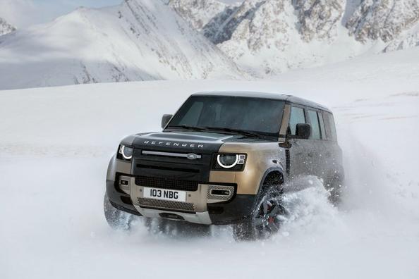 Преміальний п’ятидверний позашляховик Land Rover Defender 110 Фото 11